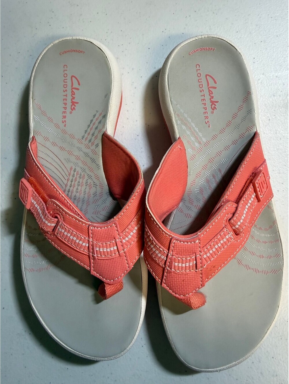 Clarks Cloudsteppers Women's Coral Pink Flip Flop Sandals Size 6
